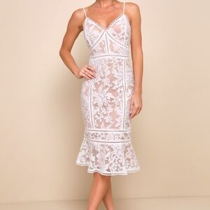 Lulus Alluring Love White And Beige Lace Trumpet Hem Midi Dress - Size M